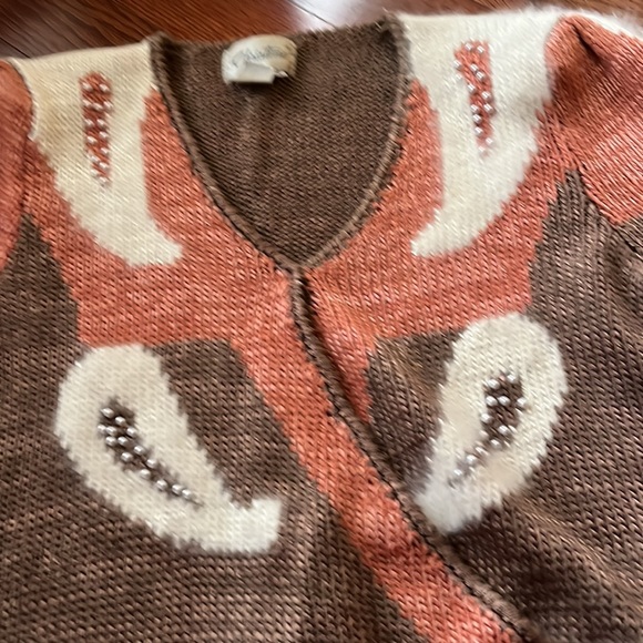 Gorgeous knit Sweater. Very Soft! Colors: Burnt Orange, Light Brown & Cream. - Picture 2 of 6